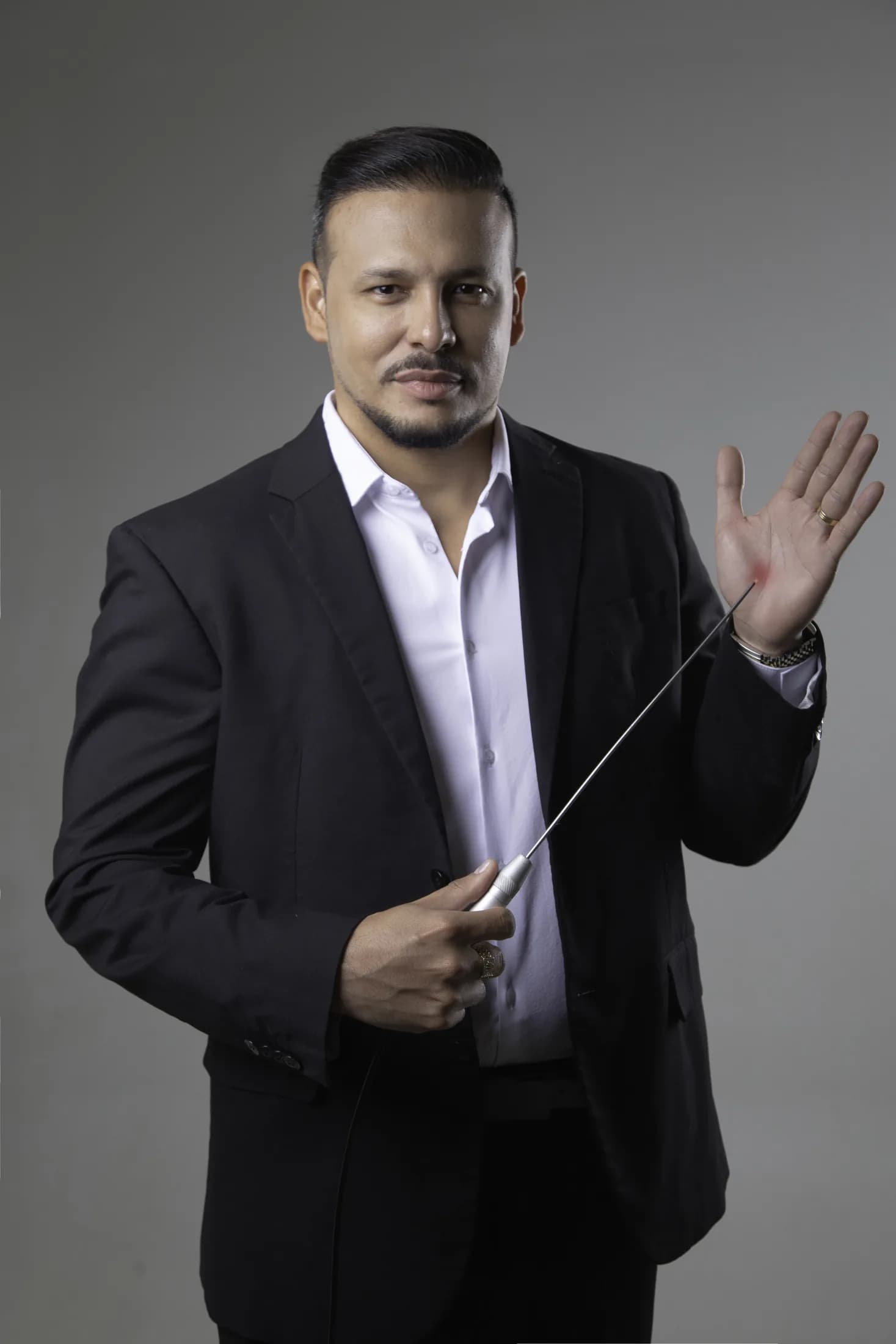 Dr. Libardo Lambraño — retrato editorial